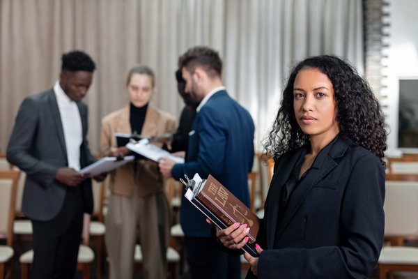Les protections juridiques fournies par un avocat en entreprise