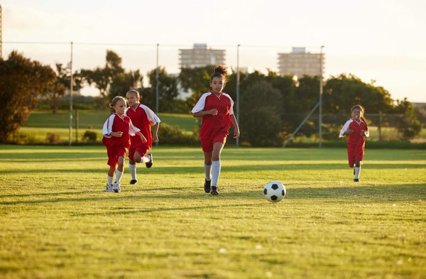 Les secrets de la réussite : Entraîneurs et éducateurs partagent leurs stratégies pour les sections sportives de football