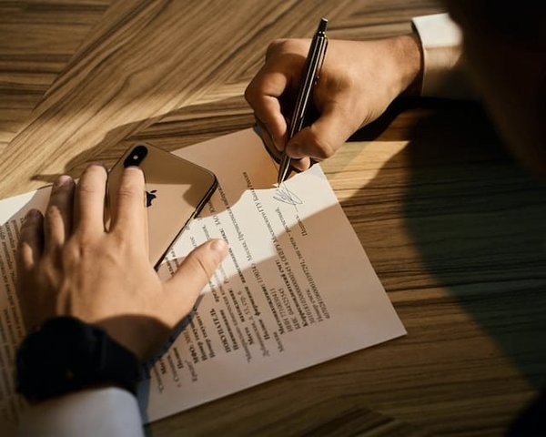 Quand signer les statuts ?
