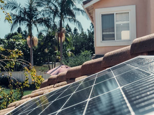 Comment déclarer ses revenus issus de l'énergie solaire ?
